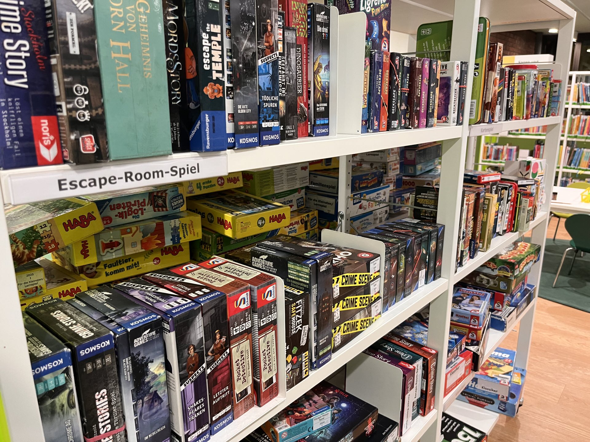Im Dunkeln in der Bücherei